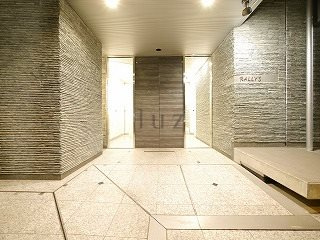 ラリーズのエントランス