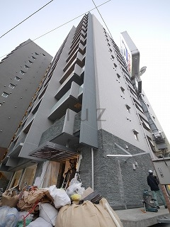 ラリーズの外観