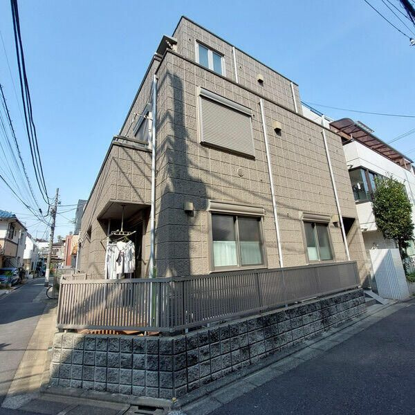 ルアル駒場の外観