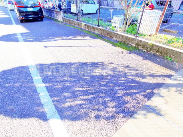 カルムコートＣ棟の駐車場