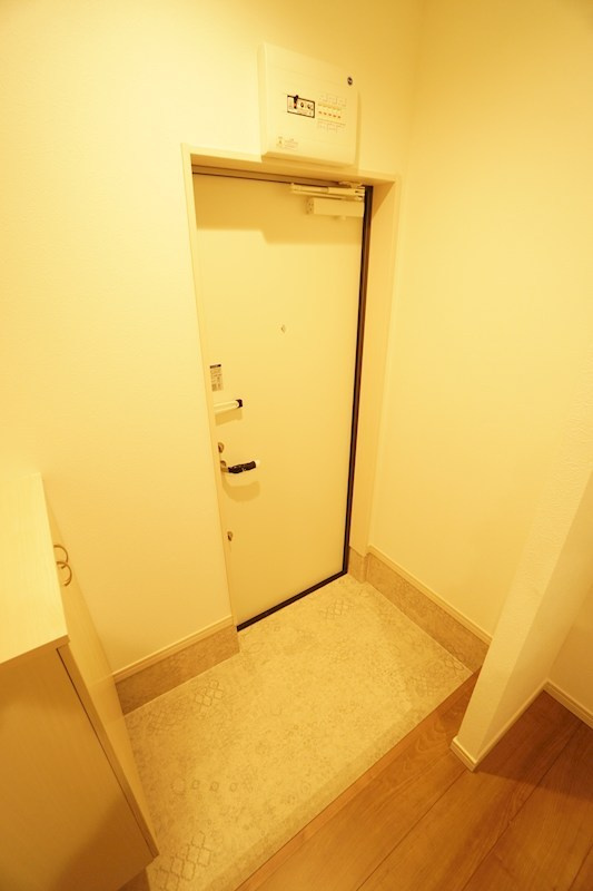 イーグル与野本町 A棟の玄関