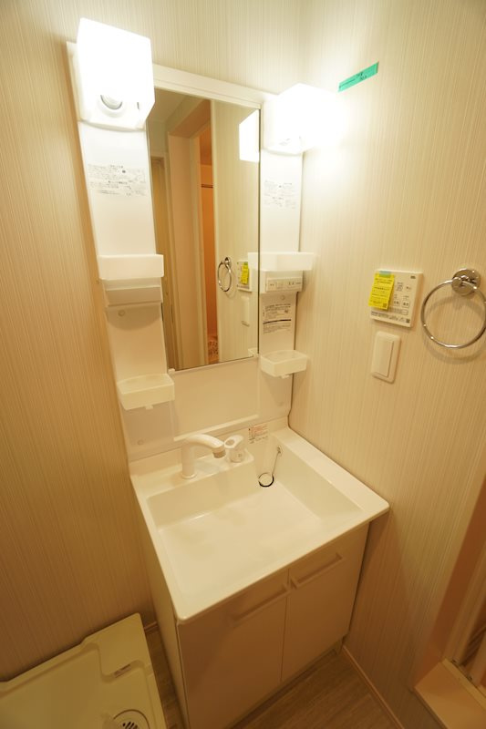 イーグル与野本町 A棟の独立洗面台