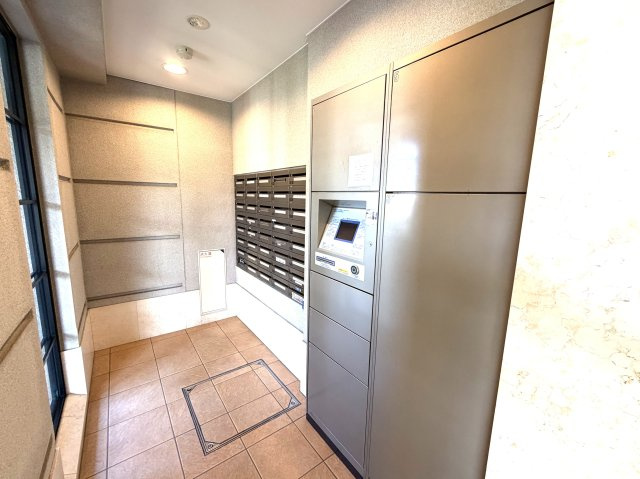アイランドテラス金町の設備|不在時でも荷物を受け取れる宅配ボックス完備。忙しい毎日を便利にサポートします。