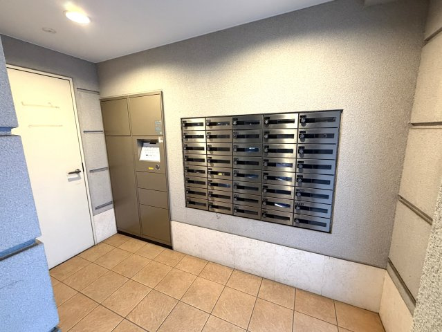 アイランドテラス金町のその他共用部分|すっきりと整えられた集合ポスト。共用部の管理状態の良さもうかがえます。