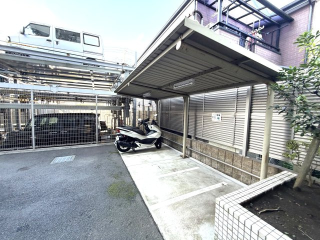 アイランドテラス金町のその他共用部分|バイク置場を完備。愛車を敷地内に保管でき、日々の移動にも便利です。