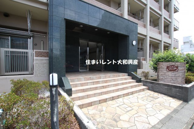 エスポワール南林間のエントランス