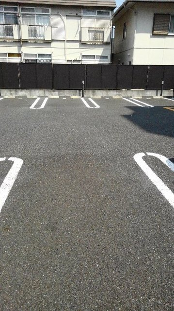 エスポワール南林間の駐車場