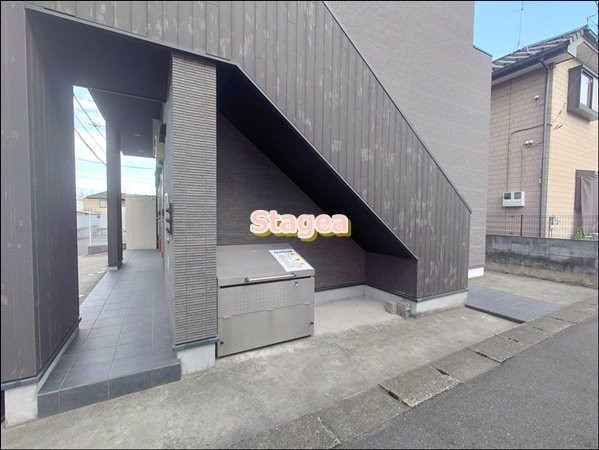 ライトミドル岩槻のエントランス