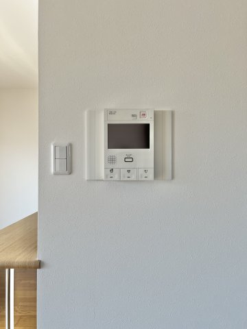 ヒルズ茄子の防犯設備|モニター付インターホンで訪問者の確認ができます。家族は安心できますね。