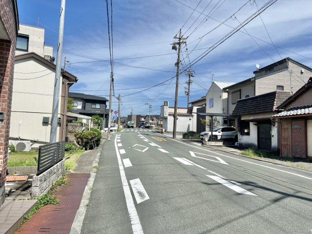 ヒルズ茄子の周辺|別角度からの道路を撮影しました。
