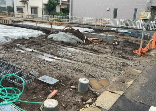 【駐車場】 | 駐車場と明記されていても、最小スペースでつくられた駐車場だと大型車は駐車できなかったり、出入りしにくくなったりする可能性があります。お車のサイズと購入したい物件の駐車場のサイズを現地で確認しましょう。