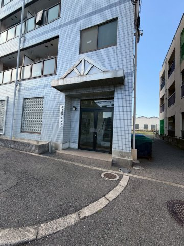忍ケ丘マンションのエントランス