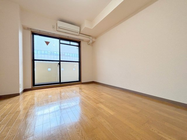 エレーヌ十三の内装
