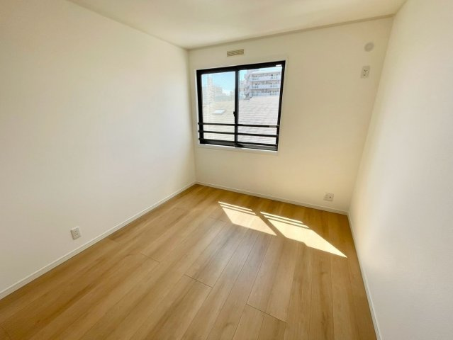 東雲町5丁目　中古戸建(12-1)の洋室