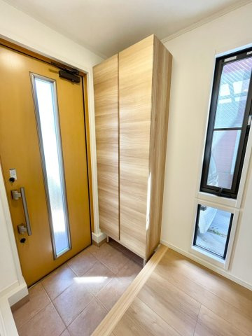 東雲町5丁目　中古戸建(12-1)の玄関
