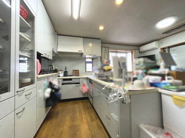 岡山市南区浦安本町平屋のキッチン|家事効率の上がるL字型キッチン。対面式のため、家族との会話も弾みます♪