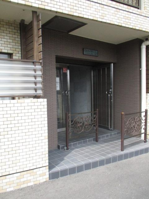 プエンテリバロ玉川のエントランス