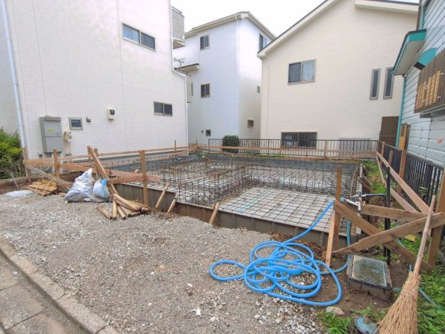 ふじみ野市南台１丁目の新築一戸建の外観|ビルトイン車庫付きで大切なお車も安心です。
