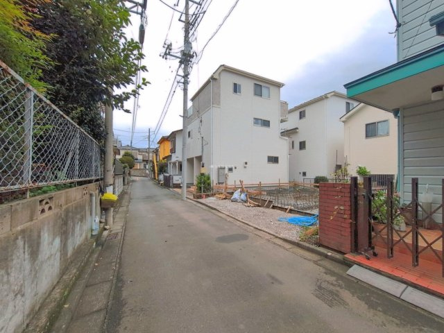 ふじみ野市南台第14期　新築戸建　260915-03の前面道路含む現地写真|北西側約4ｍの前面道路
