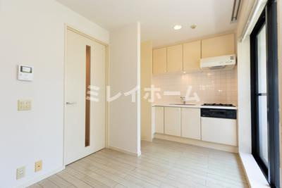 エクセル米喜の居間・リビング|同建物内、別のお部屋の参考写真になります。