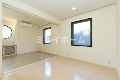 エクセル米喜の居間・リビング|同建物内、別のお部屋の参考写真になります。