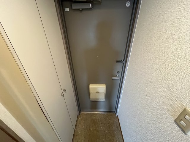 サニーサイドビルの玄関