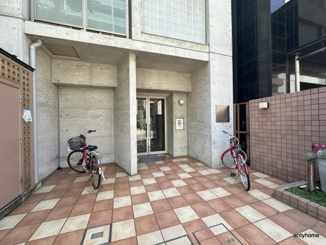 オルフェアV番館　仲介手数料無料のエントランス