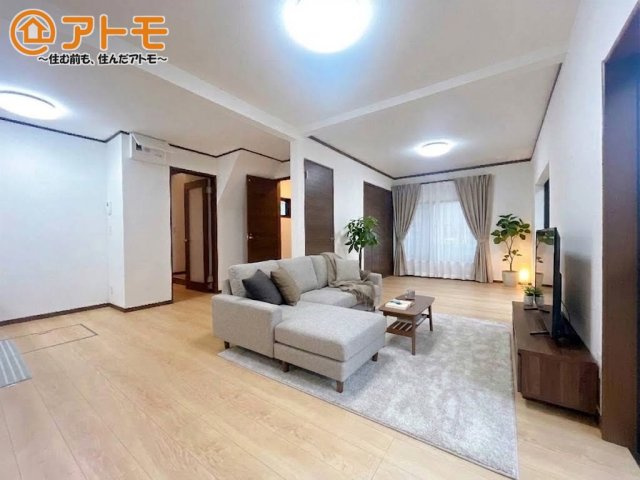 【居間・リビング】 | 富士宮市小泉　中古戸建て　全1棟