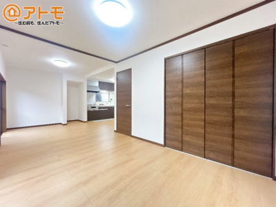 【居間・リビング】 | 富士宮市小泉　中古戸建て　全1棟