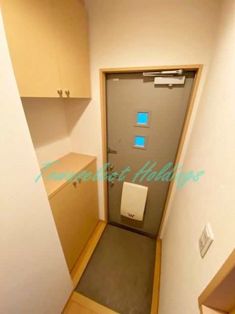 藤沢市辻堂新町１丁目のアパートの玄関