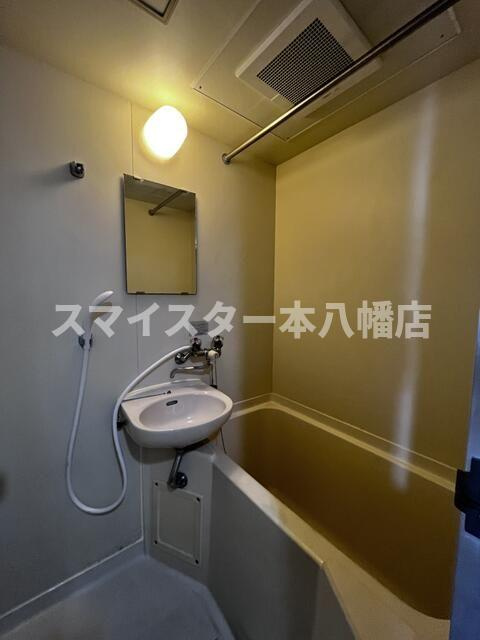 ジュネパレス市川第１９の浴室