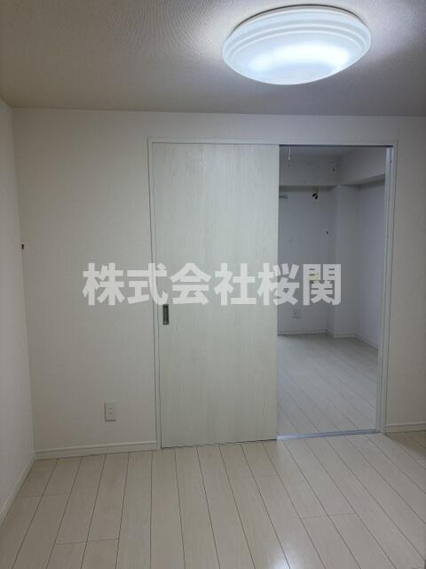 リアン駅前マンションの洋室