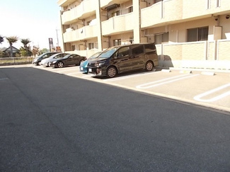 【駐車場】 | パークサイド森の邸・北 | 車をお持ちの方に嬉しい駐車場付きの物件です