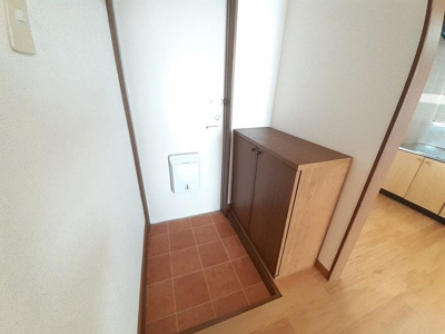 【玄関】 | グリーンハイツ | 収納もある玄関です