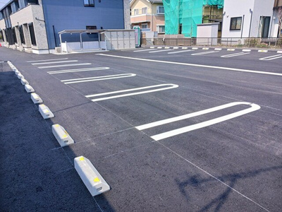 【駐車場】 | アトリオ | 駐車場があるので、車を買う予定の方も安心です