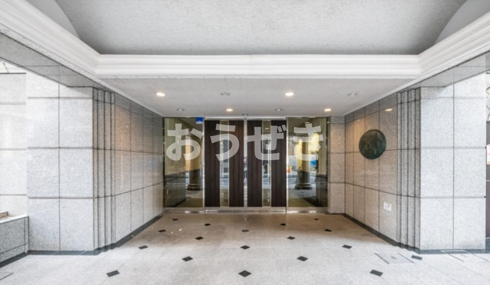 グリフィン横浜・山下町弐番館のエントランス