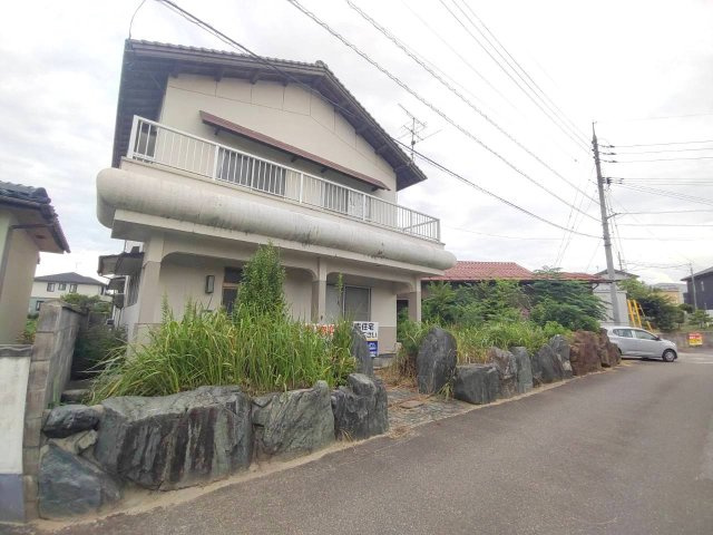 上後藤4丁目古家付土地の外観|古家付土地になり、解体費用は買主様のご負担となります。
敷地面積約７３．３５坪の広い敷地になります。