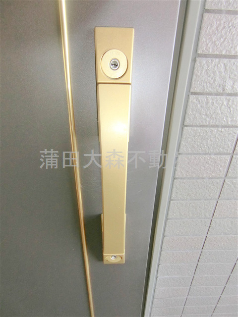 ルーブル蒲田八番館の玄関|ダブルロック