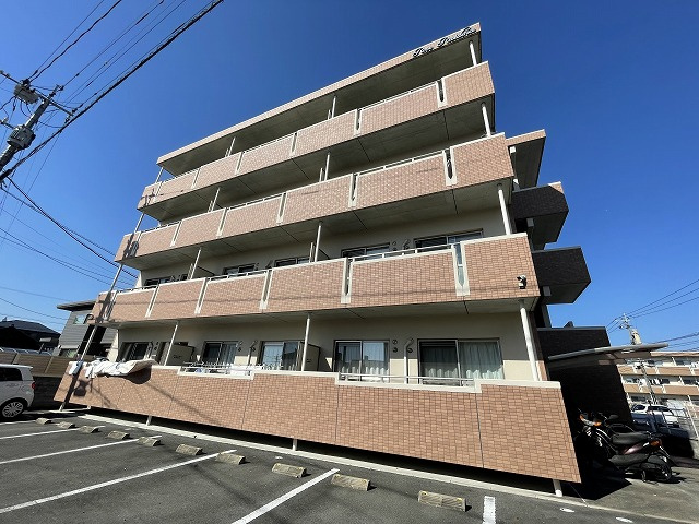 熊本市南区出仲間６丁目の賃貸マンションの外観