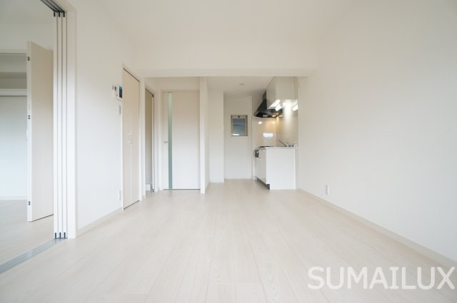 熊本市南区出仲間６丁目の賃貸マンションの居間・リビング