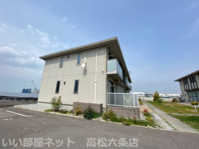 シャーメゾンガーデンズ多度津 Ａ棟