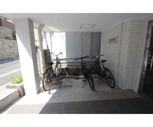 ラヴィエント三ノ輪パークサイドの駐車場