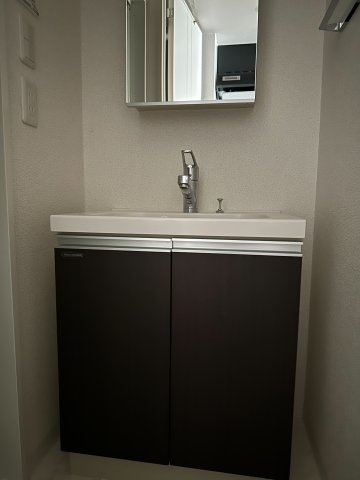 AXAS西新宿の独立洗面台|独立洗面台、朝の身支度には欠かせません