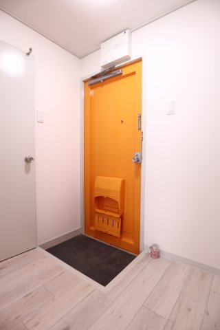 シャトー星ヶ丘の玄関