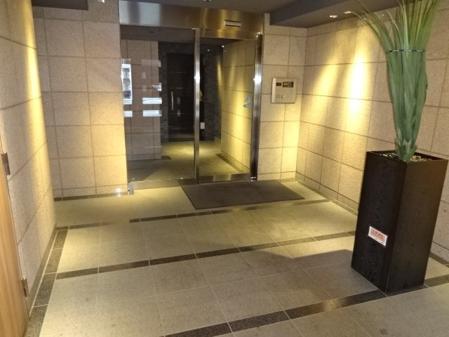 レグノ・ティーダ東京イーストのエントランス