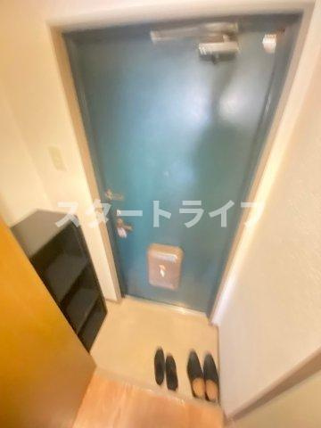大阪市東淀川区下新庄６丁目の賃貸マンションの玄関