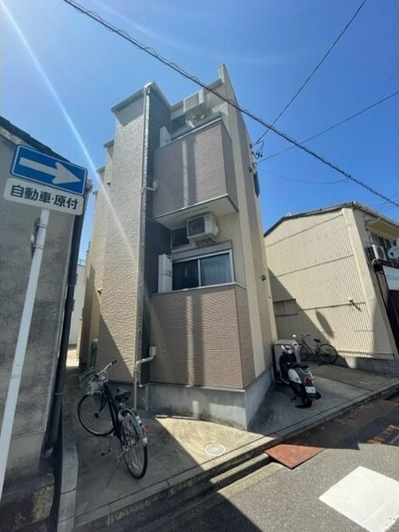 エクセラン白鳥の外観
