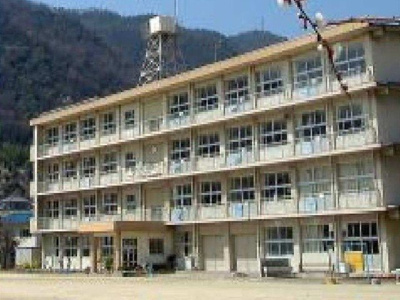 【周辺】 | ハルジオン城山台 | 高島小学校まで700m