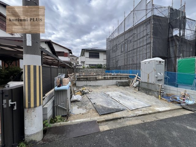 枚方市香里ケ丘12丁目の前面道路含む現地写真|現在建築中
2026年12月完成予定