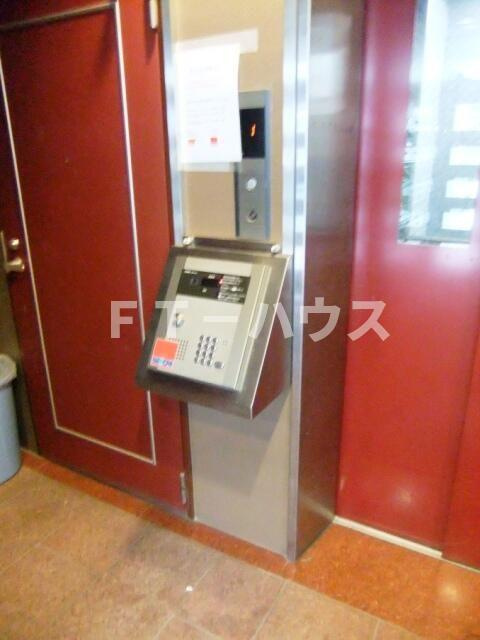 ルーラル五番館のエントランス
